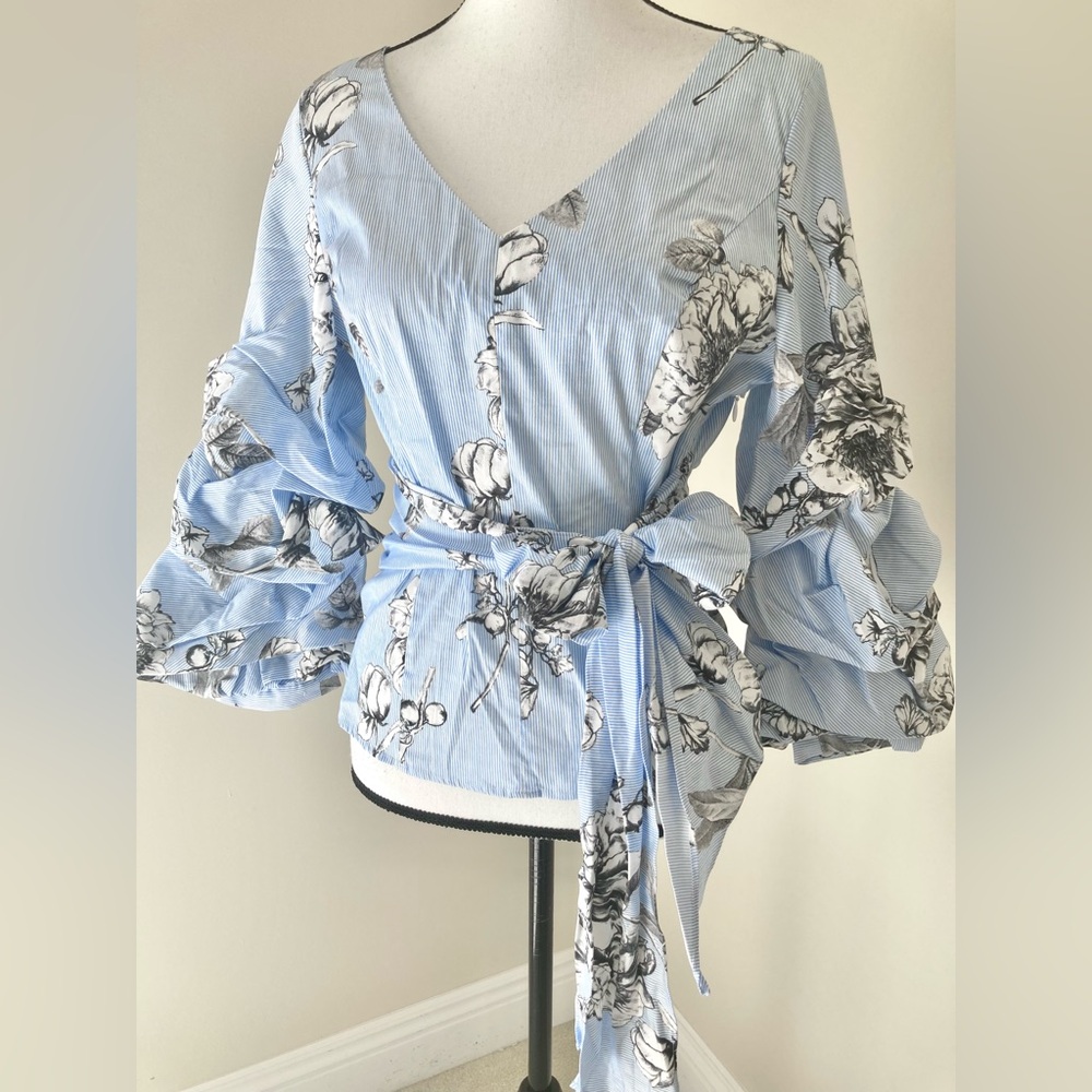 White House Black Market Floral Poplin Wrap Blouse Puff Sleeves Size 8 - Picture 7 of 10
